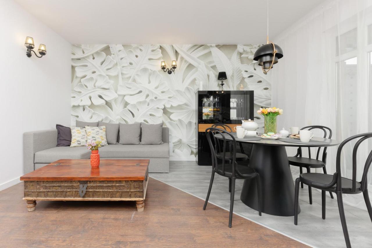 Blonia Wilanowskie Apartment Warsaw By Noclegi Renters Exterior photo