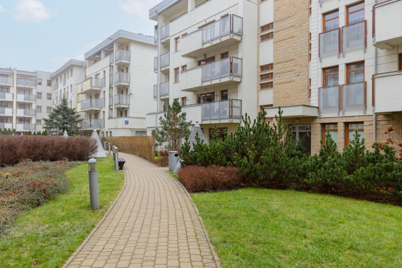 Blonia Wilanowskie Apartment Warsaw By Noclegi Renters Exterior photo